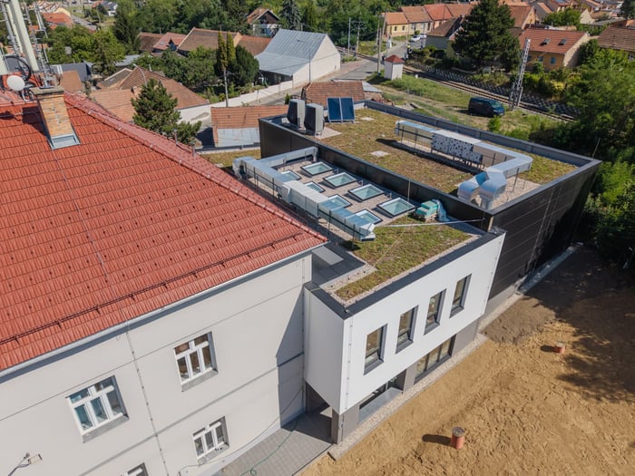 Nová sportovní hala u ZŠ Požární v Tuřanech se otevře už v září — fotografie 1