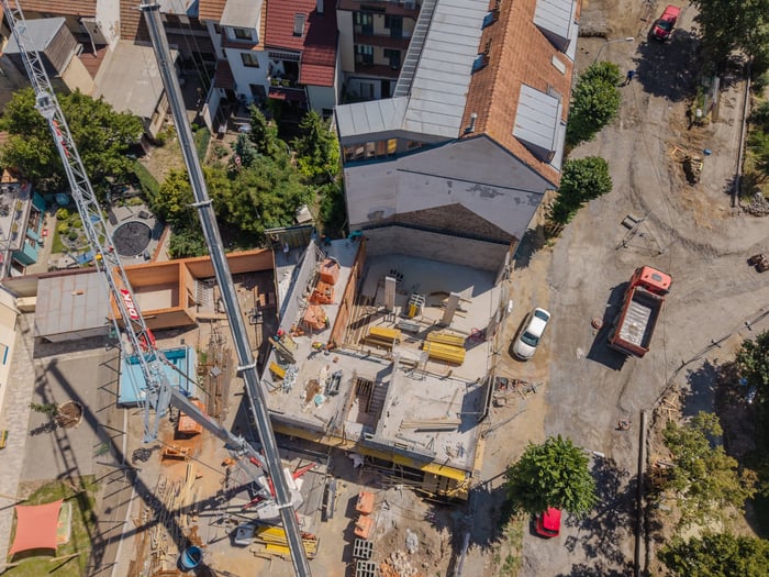 Nová hasičská zbrojnice roste v brněnských Židenicích. — fotografie 2